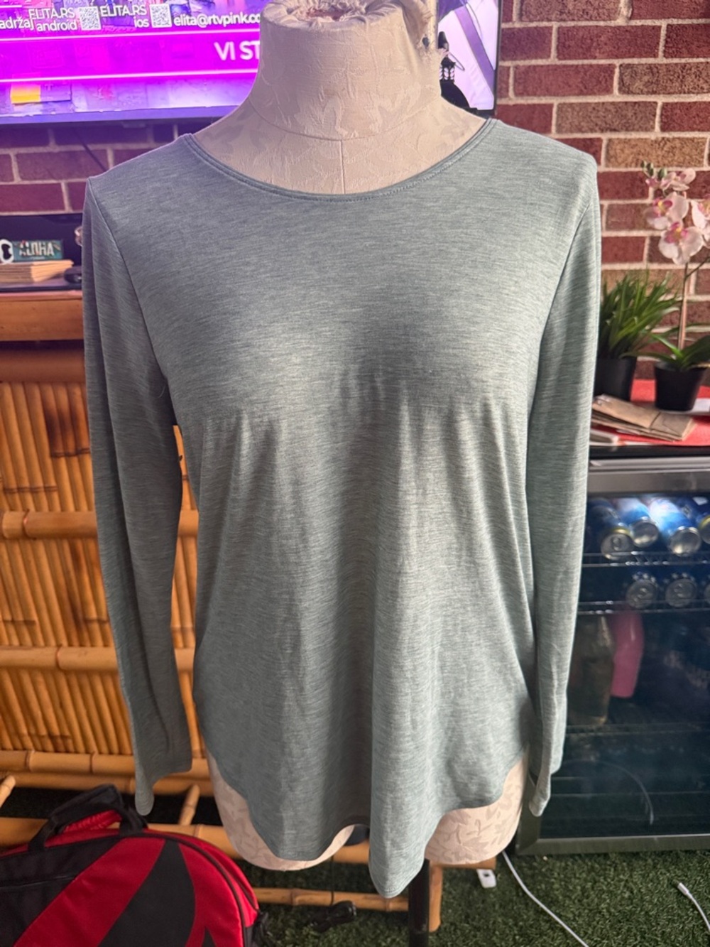 Under Armour Women's Long Sleeve Scoop Neck Top in Heather Sage Green